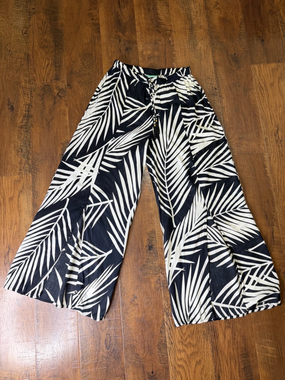 True Destinations Women’s Palm Tree Cover-Up Pants Size M Black White  Rayon